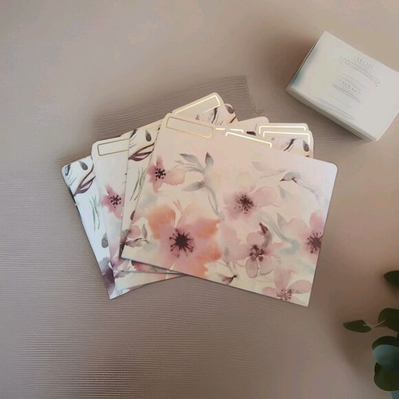 U Brands 12 Ct Floral Blooms File Folders, 2 packs, Holds 8.5" x 11" Paper - NEW - Picture 1 of 6
